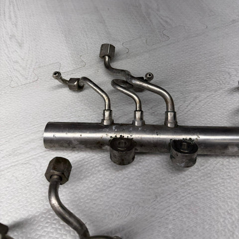 12-17 M5 M6 F06 F13 F12 F10 High Pressure Fuel Feed Line Rail 7642156 / 7642155