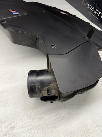 2014-2019 BMW F85 X5M Engine Air Intake Filter Box Housing 7638564 OEM