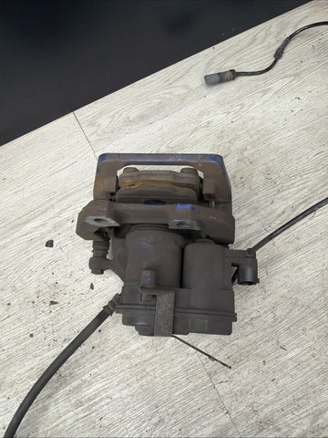 12-17 BMW M5 F10 M6 F06 F12 F13 Rear Brake Caliper w/ EPB Motor OEM Blue Right