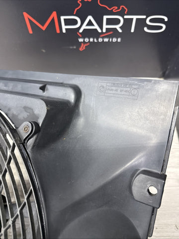 96-99 BMW Z3M M52 ENGINE COOLING PUSHER FAN MOTOR W SHROUD 8397474 OEM