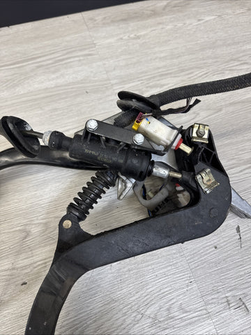 BMW 94-99 E36 318i 323i 325i 328i M3 Clutch and Brake Pedal Assembly