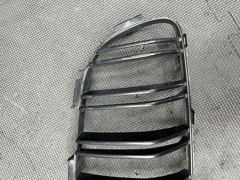 2015-2020 BMW F82 F83 M4 FRONT RIGHT KIDNEY GRILLE COVER TRIM HOUSING OEM