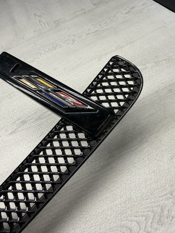 Genuine GM Cadillac CTS V CTSV Passenger Side Front Fender Grille Vent 84053710