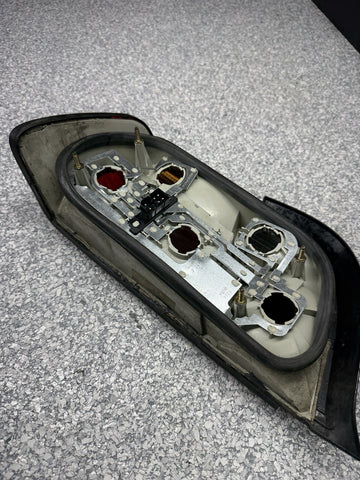 92-99 BMW E36 325 328 M3 Coupe Amber Rear Right Passenger Tail Light