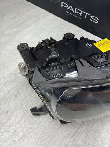 OEM BMW 02-06 E46 330 M3 Bixenon Headlight 1305621772 *Chipped Tabs*