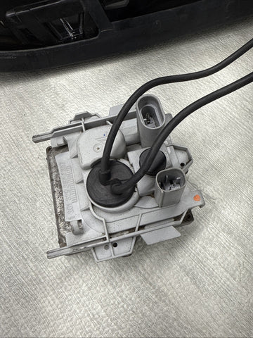 OEM BMW 02-06 E46 330 M3 Left Driver Side Bixenon Headlight Complete 1305621772