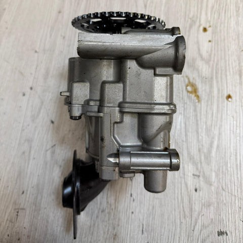 2011–2016 BMW M5/M6 S63 ENGINE MOTOR OIL FEED PUMP OEM 7843135