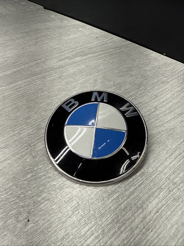 2018-2023 BMW M550XI G30 REAR TRUNK LID EMBLEM LOGO BADGE 51147463715 OEM
