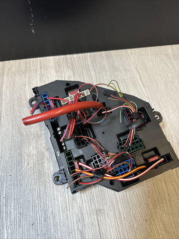 11-16 BMW F06 F10 F12 F13 M5 M6 REAR TRUNK POWER DISTRIBUTION FUSE BOX CONTROL