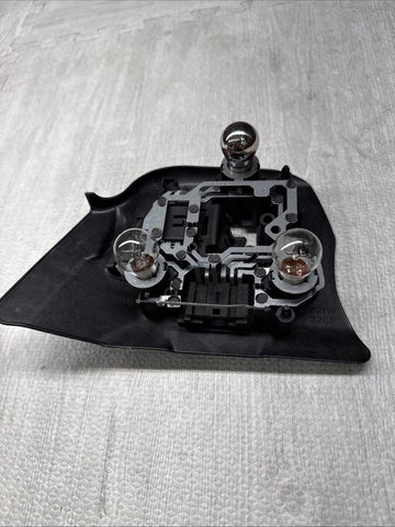 BMW E46 COUPE REAR RIGHT PASSENGER SIDE TAIL LIGHT BULB HOLDER OEM 257042R