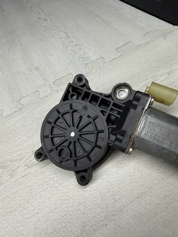 BMW E46 RIGHT PASSENGER Front Power Window Motor 8362066 325i 328i 330i M3 325xi