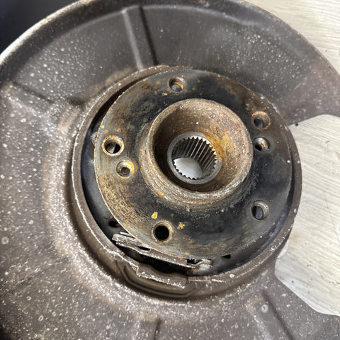 06-07 BMW E63 M6 Rear Right Knuckle Spindle Wheel Hub Bearing Assembly OEM