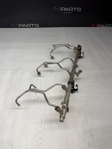 15-20 BMW F80 F82 F83 M4 S55 Engine High Pressure Fuel Injector Line Rail OEM