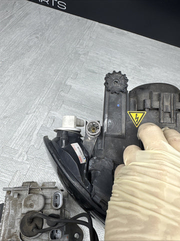 02-06 BMW E46 M3 ORIGINAL Bi Xenon Headlights Stock *Repaired Tab*