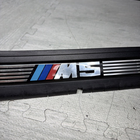 BMW E39 M5 98-02 Sport Door Sill Scuff Plate Trim Rear Right Side *Notes*