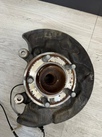2022 FORD MUSTANG FRONT RIGHT PASSENGER SPINDLE KNUCKLE BEARING HUB OEM