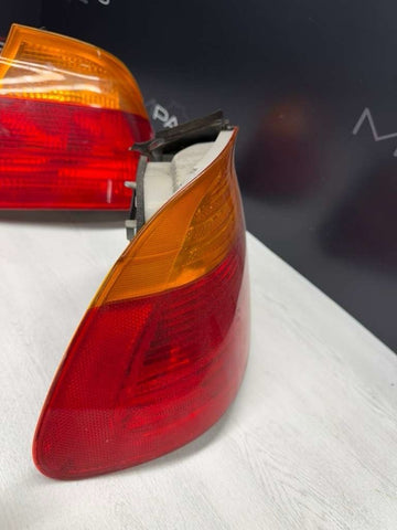 99-02 BMW E46 325ci 330ci M3 CONVERTIBLE BRAKE TAIL LIGHTS AMBER 8375801 OEM
