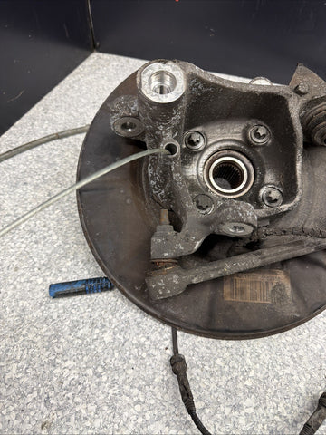 BMW E39 M5 2000-2003 OEM REAR RIGHT PASSENGER SPINDLE KNUCKLE HUB ASSY