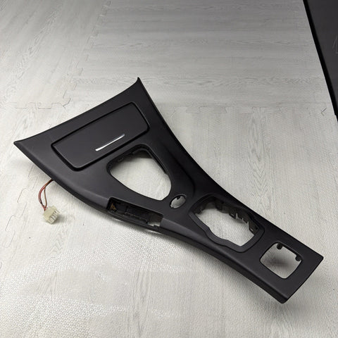 09-13 BMW E93 M3 DCT CIC LEATHER CENTER CONSOLE TRIM CONVERTIBLE *CREASES*