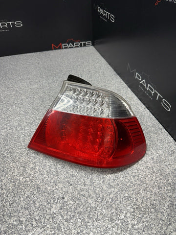 01-06 E46 BMW 330 M3 CONVERTIBLE REAR LED TAIL LIGHT RIGHT 6937454