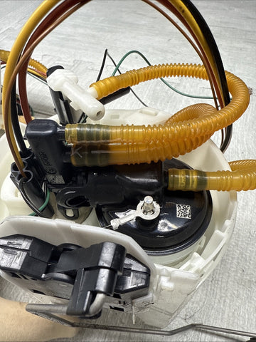 BMW X3M X4M F97 F98 Engine Fuel Pump Sending Unit Assembly 2020 2021 OEM