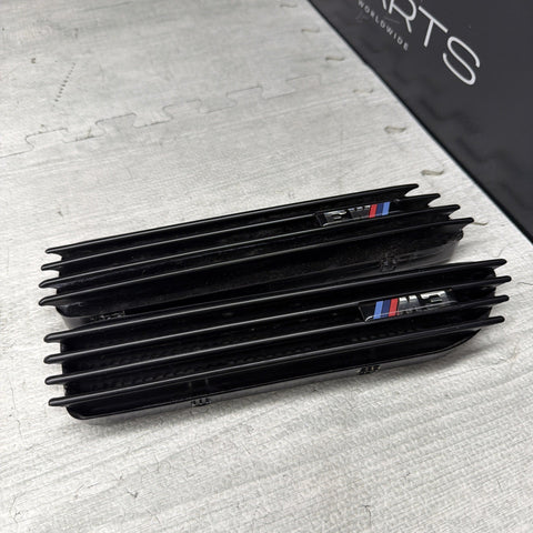 01-06 BMW E46 M3 Left Right Fender Vent Grilles Grills Trims Gloss Black