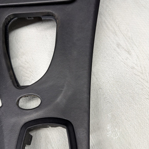 09-13 BMW E93 M3 DCT CIC LEATHER CENTER CONSOLE TRIM CONVERTIBLE *CREASES*