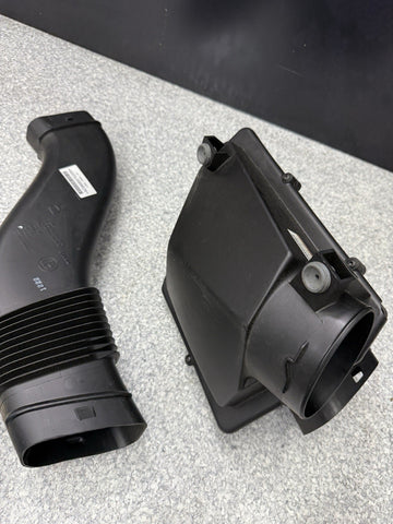 20-23 BMW M50iX X5 X6 COMPLETE INTAKE AIR CLEANER BOX 13718485630 8485630 OEM