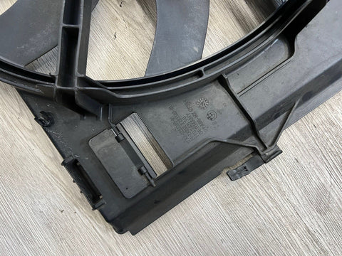 08-13 BMW E90 E92 E93 M3 S65 Engine Radiator Cooling Electric Fan *Housing Crack