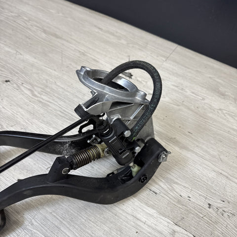 08-13 OEM BMW E90 E92 E93 M3 MANUAL TRANSMISSION Pedal Assembly Clutch Brake