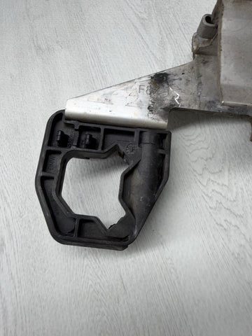 12-16 BMW F30 F32 F80 F82 F83 M3 M4 LEFT RADIATOR HOLDER MOUNT BRACKET OEM