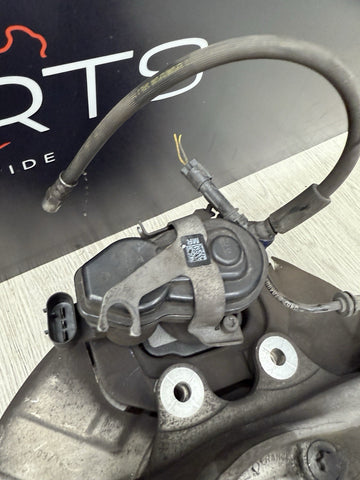 BMW 13-16 F10 M5 REAR RIGHT KNUCKLE HUB SPINDLE + ROTOR + CALIPER 34212284434