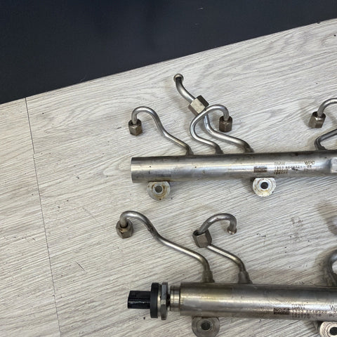 BMW F10 F12 M5 M6 RIGHT & LEFT FUEL RAIL PAIR 8649320 8649321