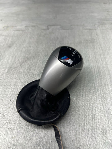 06-10 BMW E60 E63 E64 M5 M6 SMG Transmission Shift Knob & Boot 25162282750