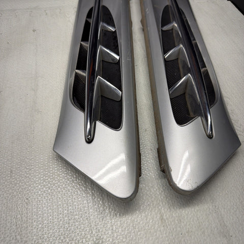 98-02 BMW Z3 M Z3M Fender Hood Vent Grilles Grilles Pair OEM Silver