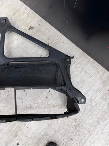 BMW 15-20 F80 F82 F83 M3 M4 FRONT AIR DUCT DUCTS 51748055843