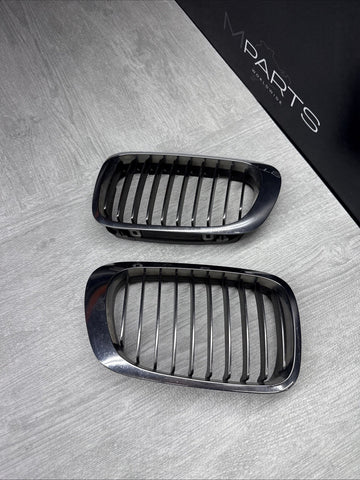 BMW 01-06 E46 M3 Front Kidney Grilles Chrome Set OEM *Broken Tabs*