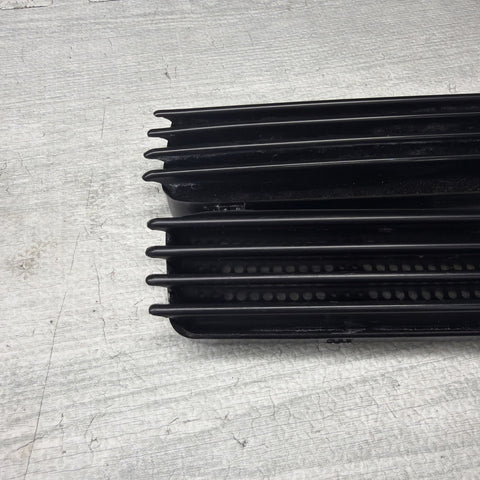 01-06 BMW E46 M3 Left Right Fender Vent Grilles Grills Trims Gloss Black