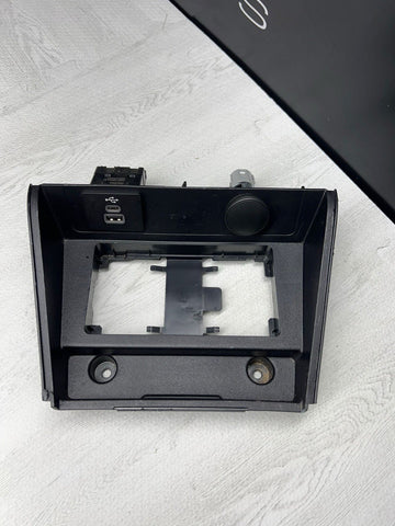 2024-2025 FORD MUSTANG GT CENTER CONSOLE WIRELESS CHARGER PHONE COVER PANEL OEM