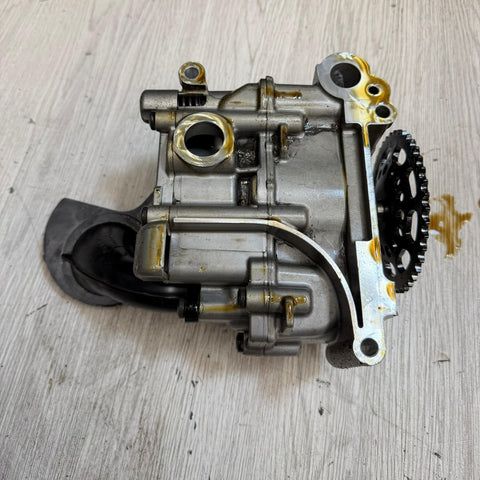 2011–2016 BMW M5/M6 S63 ENGINE MOTOR OIL FEED PUMP OEM 7843135