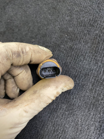 BMW E90 E60 E63 F10 F11 F12 SENSOR FOR LOW PRESSURE FUEL SENSOR 7614317 OEM 7104