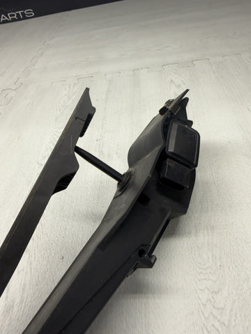 BMW 01-06 E46 M3 ACCELERATOR THROTTLE GAS PEDAL BRACKET MANUAL 6753519