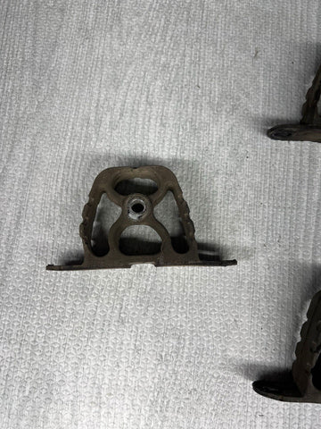 Exhaust Hangers Bracket Holders Mounts Pair BMW E38 E36 Z3 Z3M 18211704198