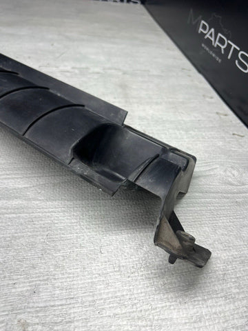 BMW E90 E90 E92 E92 E93 E93 FRONT OIL COOLER AIR DUCT 8040950 51718040950 OEM