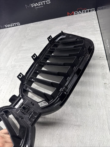 22-25 BMW G01 X3 LCI GLOSS BLACK FRONT GRILLE W CAMERA SLOT