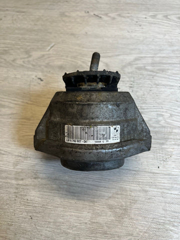 Left Driver Engine Mount Mounting Suspension OEM 06-10 BMW E60 E63 E64 M5 M6