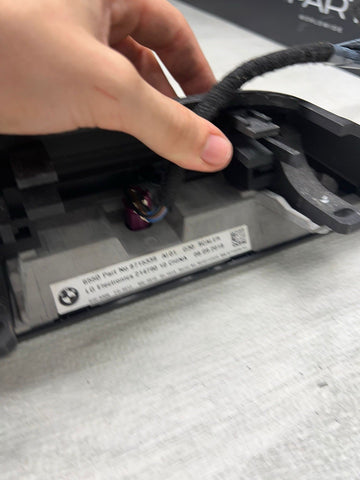 NAVIGATION SCREEN DISPLAY 8715339 MONITOR BMW 530I 540I M5 G30 (17-20) OEM