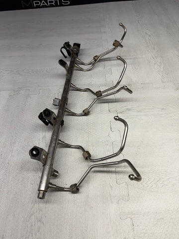 15-20 BMW F80 F82 F83 M4 S55 Engine High Pressure Fuel Injector Line Rail OEM