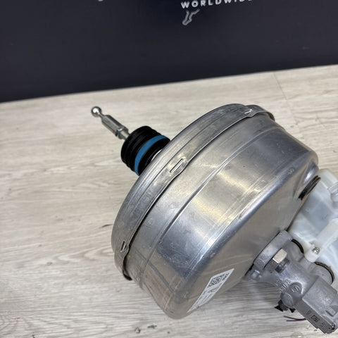 2017-2018 PORSCHE MACAN 95B 2.0L POWER BRAKE BOOSTER MASTER CYLINDER 95B612103D