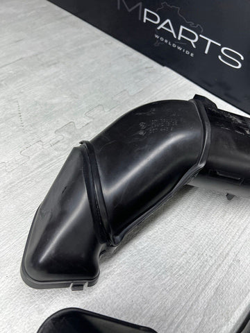 BMW 06-10 E60 E63 E64 M5 M6 S85 7790057 AIR INTAKE DUCTS PIPES